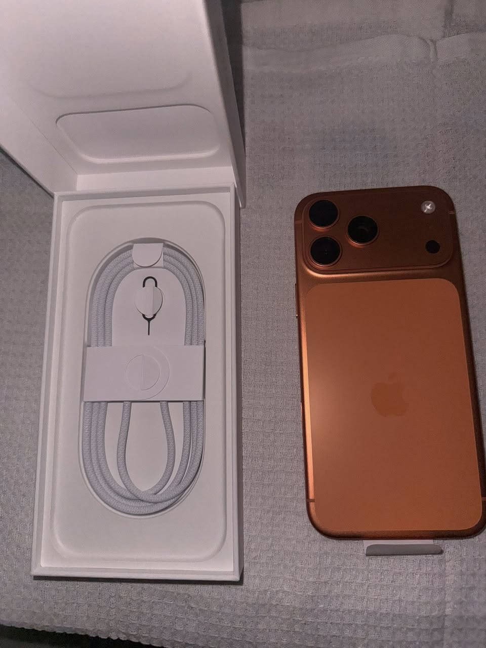 Iphone 17 pro max 256 master
الجهاز بي ضمان سنتين 
مجرد مفتوح من الكارتون 
شريحة فعلية و اللكترونية 
نسخة الشرق الاوسط 
بي ضمان لحد 
6/5/2027 من ابل 
وسنتين من ماستر 
عدد دورات الشحن 0 
نموذج M
كاتونة جديدة والجهاز جديد بحالة الزيرو 
مطلوب بي 
2,100,000
مليونين و100 قفل سعر نهائي 
عنواني زيونة شارع الربيعي بناية كوين بغداد 
***********

