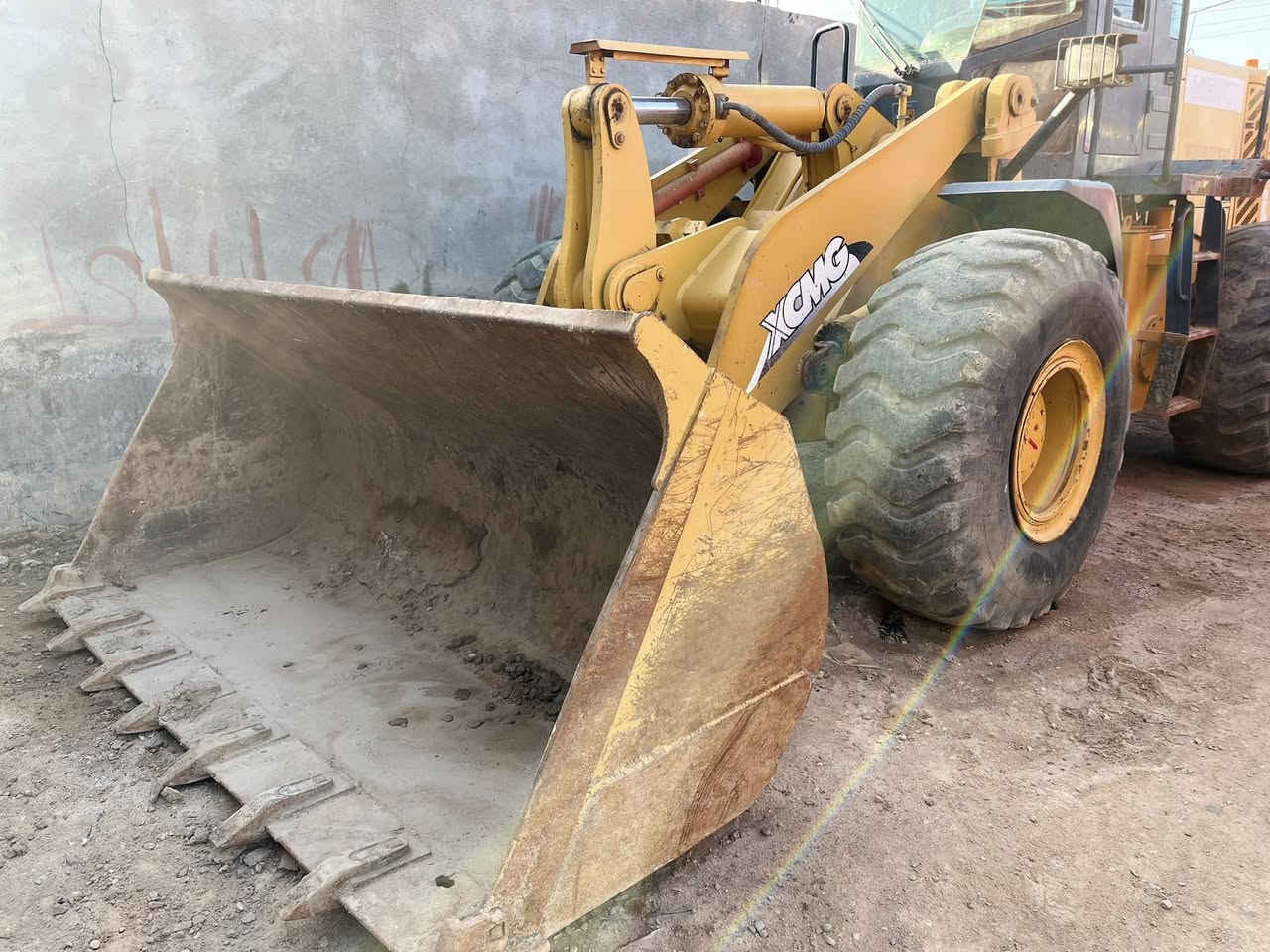 سلام عليكم شفل للبيع صيني ZL حجم 50 2015 خير من الله جاهز للعمل المكان البصره لل الاستفسار اكثر ***********/***********
