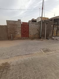 خلف الملعب • ١٠٠م • خريطة حجر