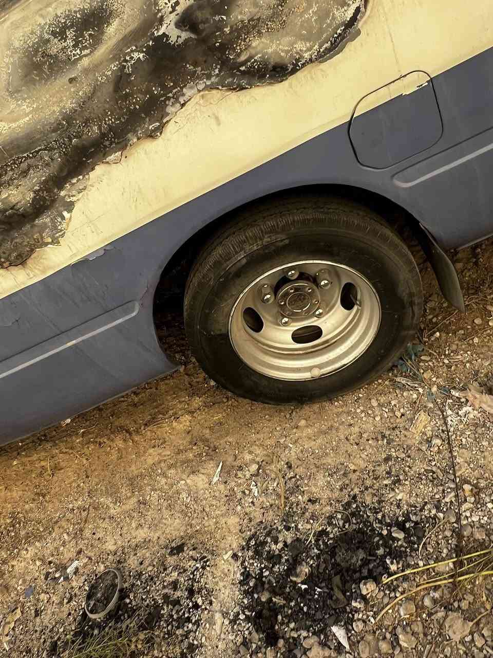 السلام عليكم كوستر للبيع موديل 2007 محرك كير اكسل كفاله هستوني شادهم  وملايحهن اي نار  مكاني بغداد الشعب رقمه بغداد 
*********** للستفسار
