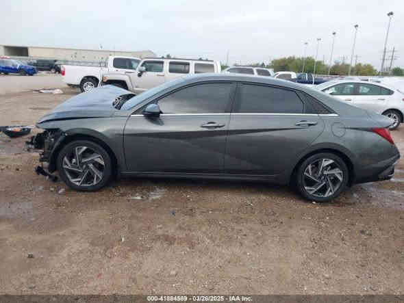 سلام عليكم النتره فول مديل 2024ماشيه 11الف السياره بدون شواصي وبدون دواخل بنيد مبدل لون ودعاميه لون بدون صبغ السياره بس خشم الجاملغ رقم بغداد الحسينيه ما متواجد على الفيس السعر 162$هاتف علي *********** البيع فقط
