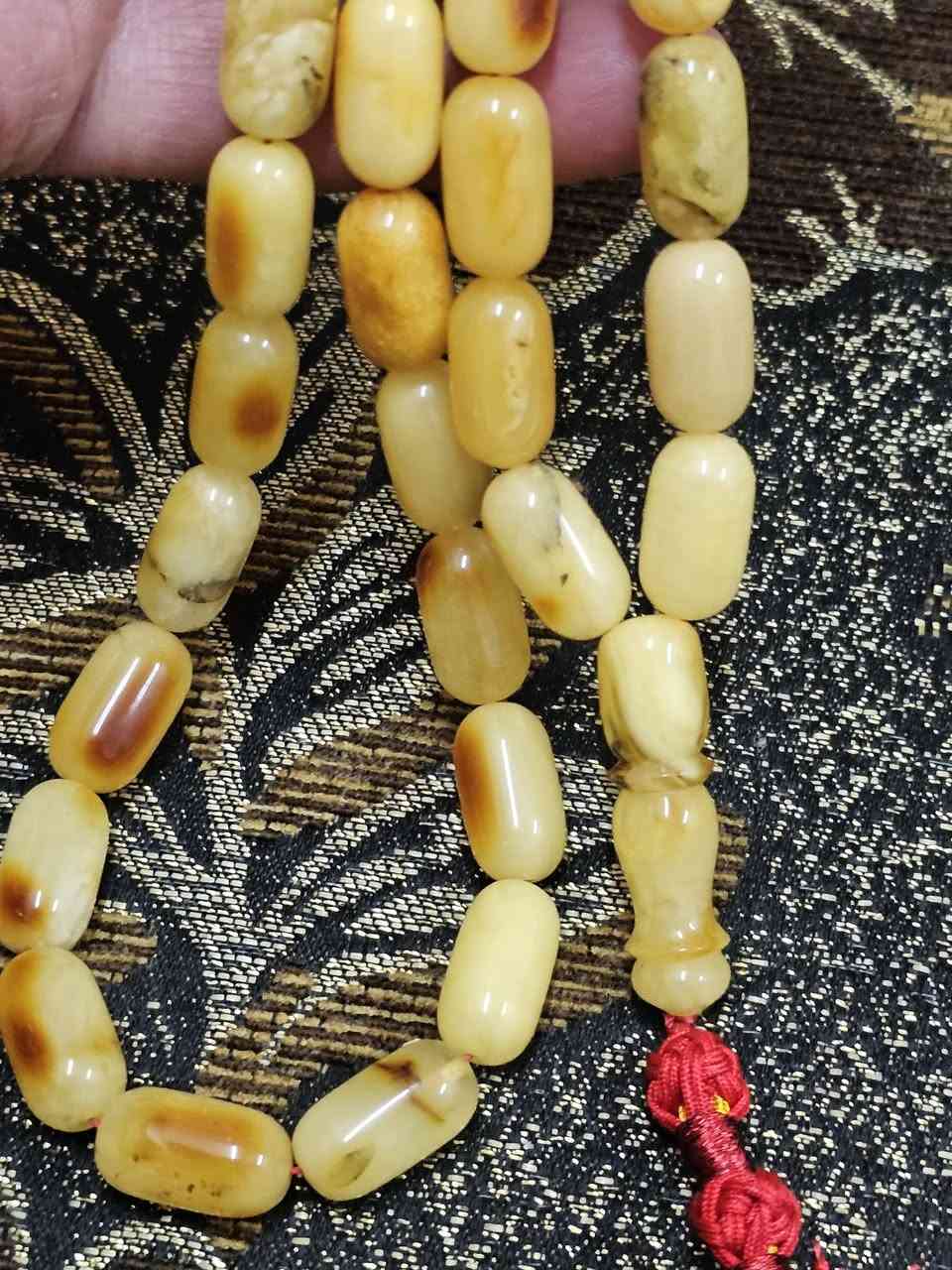لعشاق الجراخة الصنوبرية 
مسبحه من كهرب بحر البلطيق الحر الطبيعي قليل الشوائب شرط وضمان مدى الحياة بأصالة الخامة لاكبس ولاضغط ولا مسال ولامعالج ولاكهرب صيني مزينة بكركوشه تفصال خليجي .
وزن المسبحه ٥١ غرام ٤٥ حبه قياس ٩.٥ ×١٧.٥ ملم


**إذا كنت صاحب هذا الإعلان وتريد حذفه لأي سبب، رجاءا أرسل رسالة إلى الدعم الفني**
