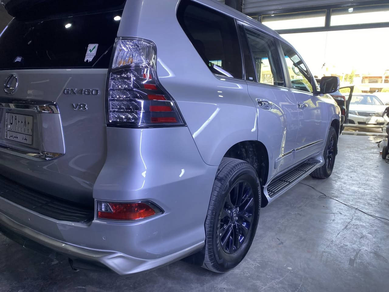 السلام عليكم. لكزز برادو موديل 2019 وارد امريكي حادث بسيط جدا صور الحادث بالمنشور مواصفات فول اعلى فئة 
رقم بغداد مميز السعر 297$ وبيها مجال للاستفسار ***********
