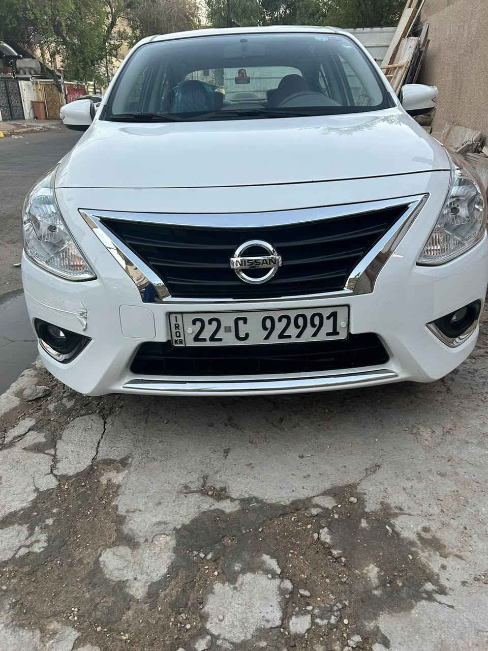 السلام عليكم للبيع سيارة سني موديل 24رقم اربيل ماشيه 42الف بدون صبغ فقط رصعات موضحه بالصور السعر 113تحويل مباشر رقم الهاتف ***********بغدادحي العامل

