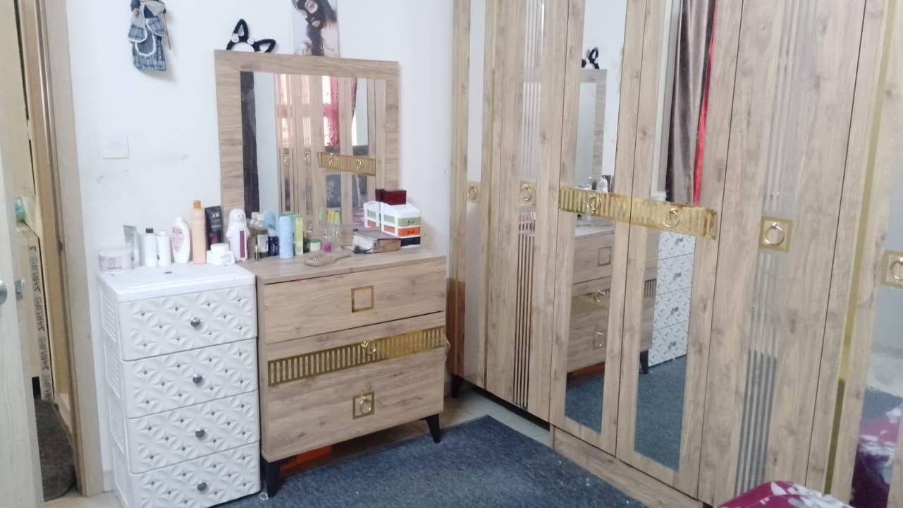 غرفة ٥قطع وقنفات ٢ الغرفه ٣٠٠وبيهة مجال القنفات ٧٥ وبيهن مجال بسيط الي يريدهم يراسل عالخاص العنوان بغداد بسماية


**إذا كنت صاحب هذا الإعلان وتريد حذفه لأي سبب، رجاءا أرسل رسالة إلى الدعم الفني**