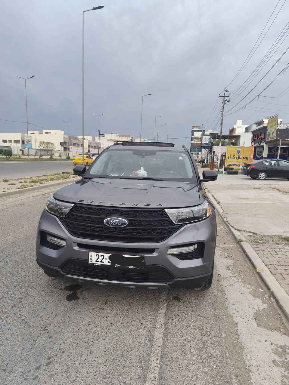 السلام عليكم
فورد اكسبلور 
2022 xlt plus 4x4
حادث خفيف بدون ايرباك
فول مواصفات 
بانوراما 
فور ويل
مكاني كركوك
***********
