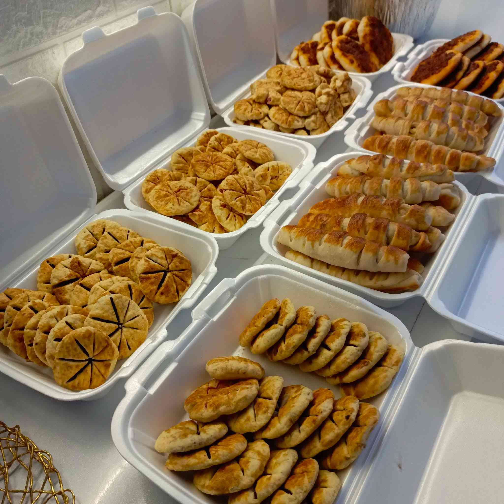 مساء الخير والعافية ورمضان كريم 🤍🤍
تقبل الله اعمالكم وطاعاتكم 🤲🤲
جميع الايتمات الي متوفرة بالصور شغل ايدي 
من اجود انواع المواد المستخدمة 💯
لحوم عجل عراقية خالصة امانة الله ورسولة وبذمتنا 💯
كل الي يتوفر بمطبخي صنع ايدي من اصغر شي لاكبر شي حتى صلصات المعجنات اني اسويها 
الاجبان ارقى الانواع اشتغل بيها وكل المواد درجة اولى 
يعني الي يطلب مني كأنما هو مسوي الاكلة بيدة 
لان شغلب حسب الطلب لاهل الضغط لاهل السكر 
مثلا زيت قليل ملح قليل نوع بهارات نستبعدها بكشمش بلا كشمش
مطبخ السلطانة كل انواع الاكلات يقدمها الكم ويسهل عليكم التحضير كل الي عليكم تراسلوني وتطلبون الي تحبوه وويتوفر الكم ثاني يوم والي مجرب اكلاتي يعرف طبخي وترتيبي ونظافة الشغل ✅✅✅
واللحوم مبينة من النكهة عراقية الله يشهد
لان هدفنا رضاكم وكسب ثقة الزبون الي يشتري 
والله يرزق الجميع يارب 
للطلب دايركت 📩
او الاتصال على رقم الحجز ***********
تتوفر خدمة توصيل لكل مناطق الكوت والاقضية والنواحي 🚕
وبغداد ايضا كرخ ورصافة🚕
والحي والنعمانية وبدرة وجصان 🚕
