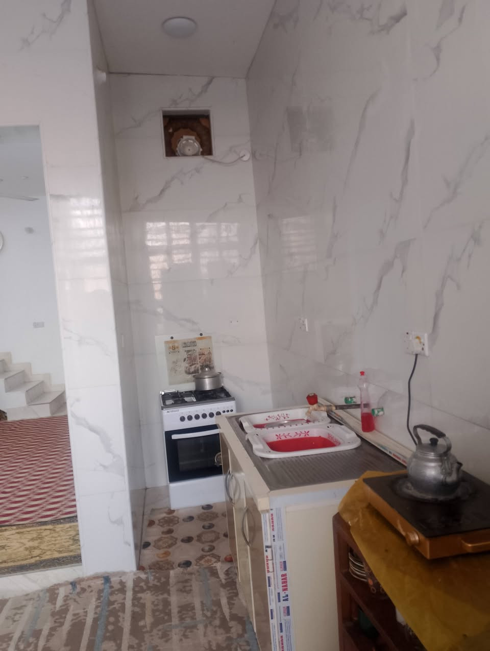 دار سكن جديد بناء ٢٠٢٥ المساحه ١٢٠ متر ، طابق واحد ،
البناء طابوق صب كونكريت 
الاسكان الصناعي ، الحولي  قرب مدرسة الحريه.
يبعد عن الحولي ٧٠ متر 
غرفه وصاله واستقبال  ومطبخ وصحيات داخلي وخارجي 
مطلوب اسكان ٣٥ / يتحول للمشتري السعر مناسب جدا
الشراي يتصل ***********
