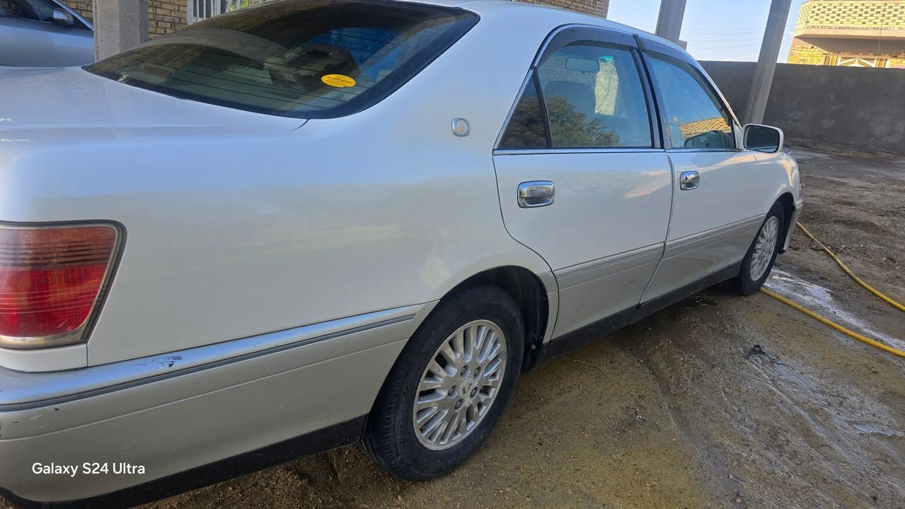 ملكه دكمتين ادوات متومه رقم بصره
سياره جديده وجاهزه محرك كير حداديه 
تخم تاير جديد تبريد كشر دواخل شرط 
سعر ٣٥ ورقه الشطره ***********
واتساب
