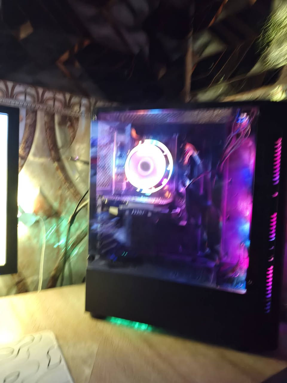 🖥️ السلام عليكم، PC للبيع

✅ المعالج: Intel Core i3 الجيل العاشر
✅ كرت الشاشة: GTX 1050Ti 
✅ الرام: 16GB DDR4
✅ التخزين:  128GB + hdd 1T
✅ مبرد هوائي بأداء ممتاز

الجهاز نظيف وجاهز للاستخدام والألعاب والشغل.
مكاني بغداد مدينة الصدر 
سعر 400 وبيها مجال 
رقم الهاتف/ ***********
