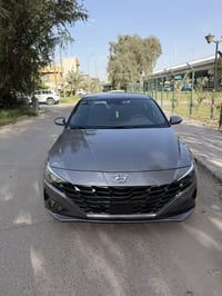 النتره للبيع هايبرد  موديل 23   ماشيه 15 الف مواصفات بلو  لون سمنتي دخ...