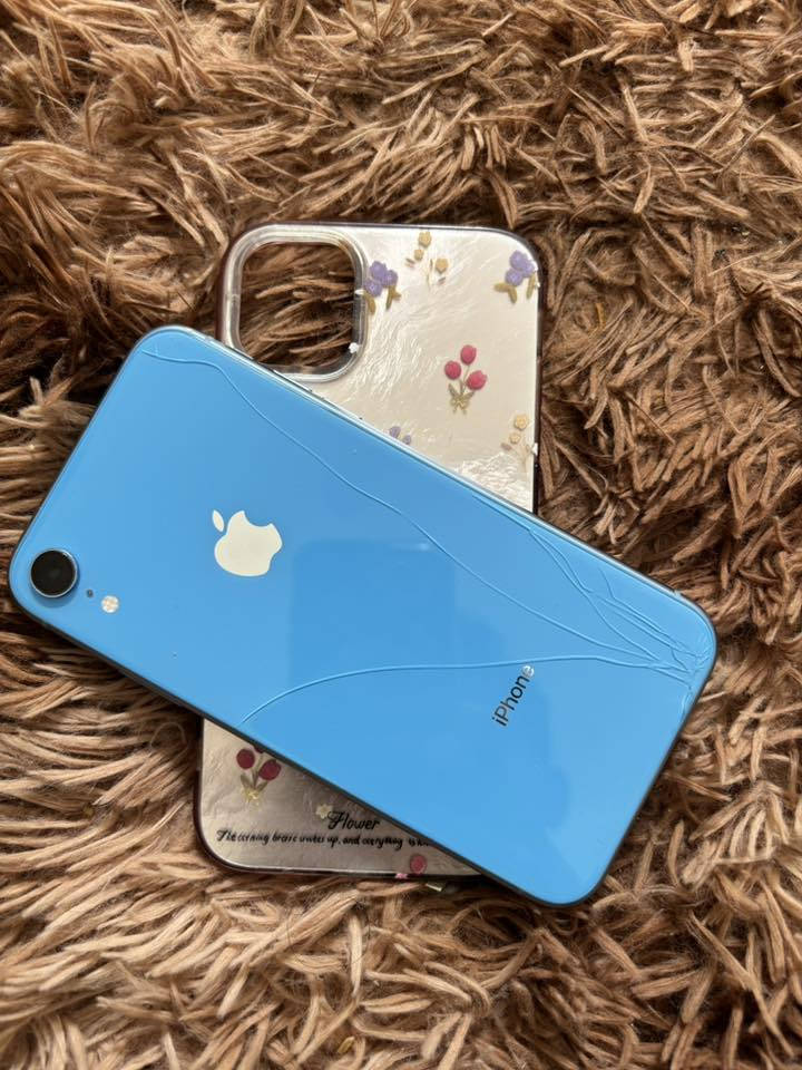 سلام عليكم ايفون xr للبيع 
ذاكرة 64 بطاريه 79 الجهاز جديد 
السعر 150
للتواصل ***********
العنوان الديوانية خلف المعهد الفني
