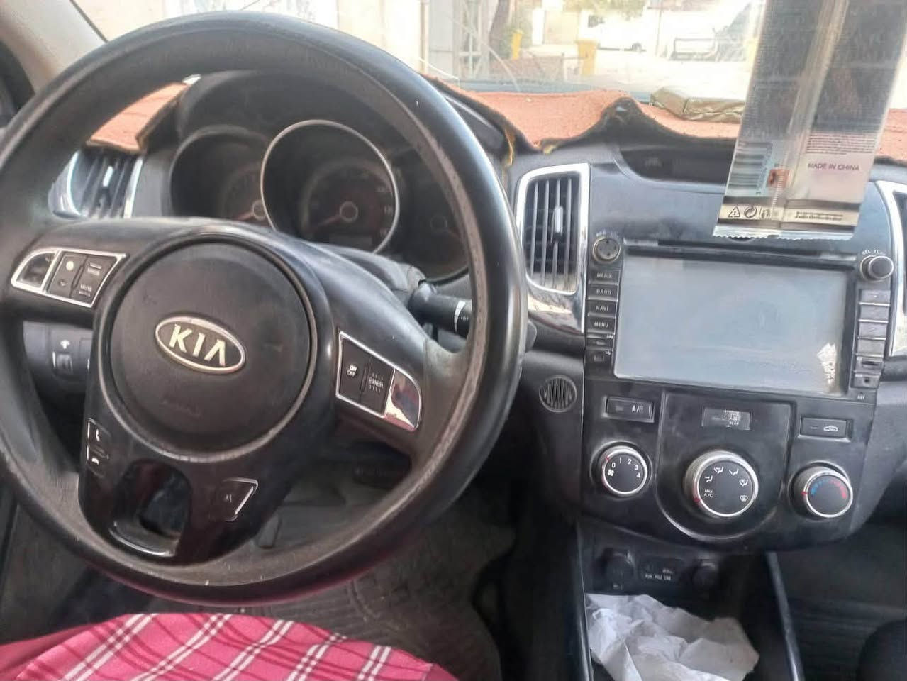 ألسلام عليكم سيراتو مديل ٢٠١٢ لبيع السعر ٧٠ وبيها مجال 
الاتصال على الرقم ***********
