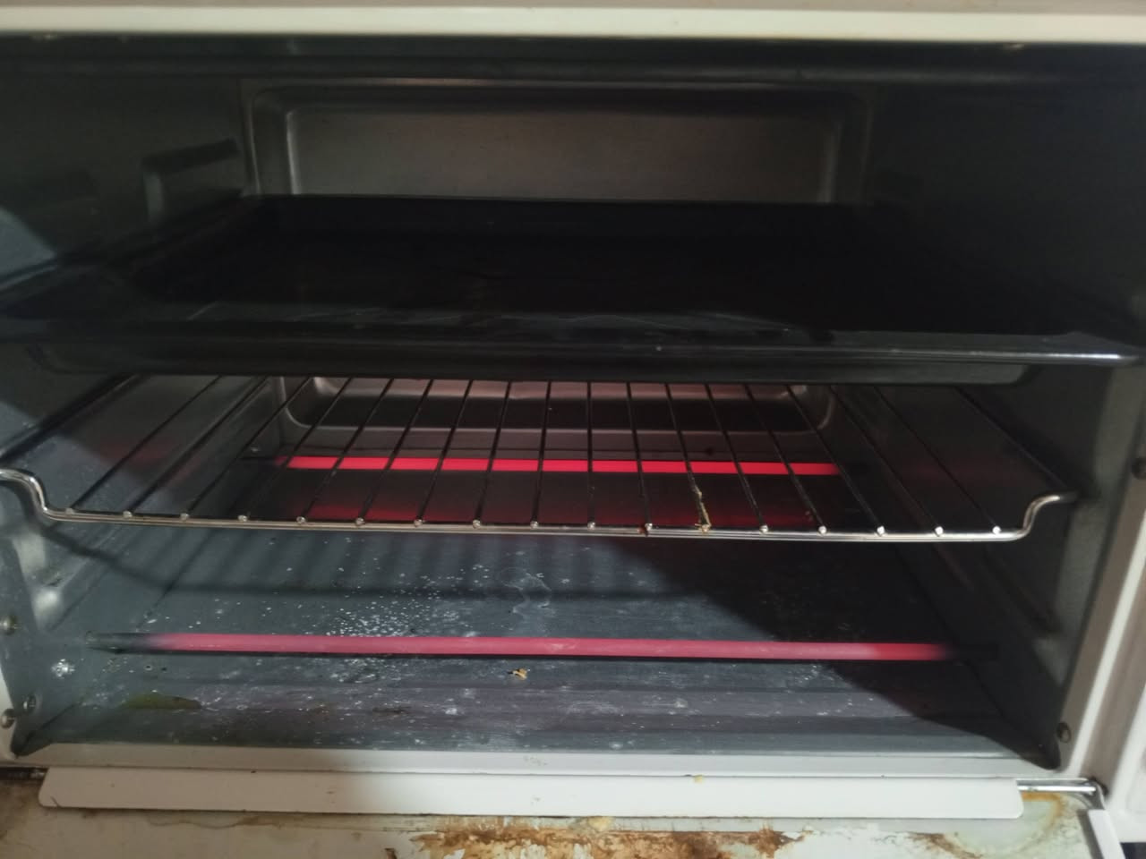 مرحبا أغراض للبيع للعنوان بعشيقة شارع النفوس القديم حي الجبل ***********
