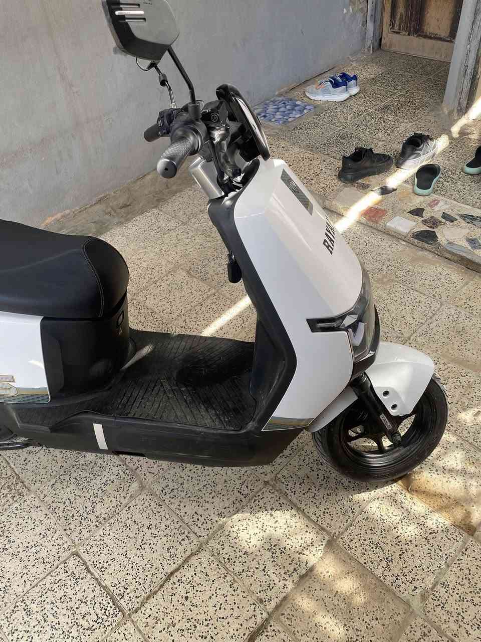 سلام عليكم ماطور نوعيه ريان صارله 5ايام مستخدم فقط 6 بطاريات 3نمر سرعه لايت زينون عالي ناصي ما مفتوح بي برغي السعر 850 وبي مجال للشراي 
*********** رقم العنوان موصل دركزليه
