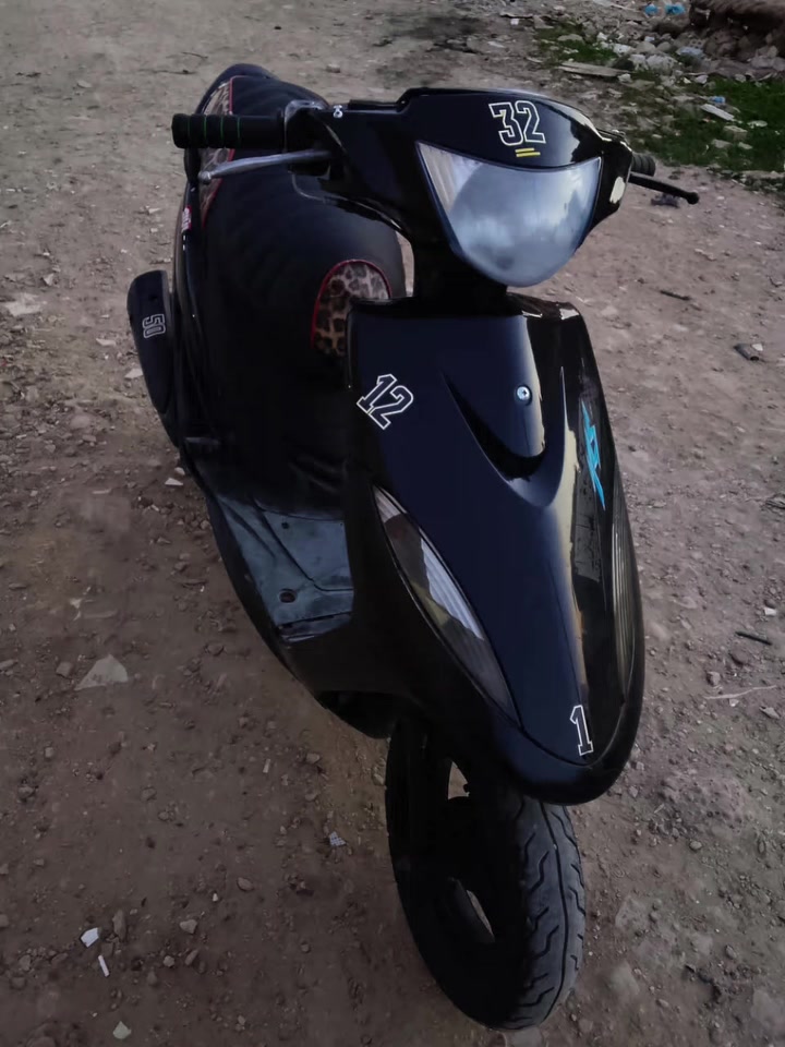 السلام عليكم دراجة، للبيع او مراوس بدراجة نضيفة حسب القناعة دراجة خير من الله نضافة شوفت عينك اي نقص ما بيها دراجة داخل المكينة كلة جديد من ولفات للتاير كلة مبدل جديد دراجة نكرة سلف كهربائيات شغالة (ملاحضة الدراجة مكايمة بس اني فتحتها بدلت غراض كلة جديد قبل شهر. والبوشة القديمة موجدة جديدة)  مكاني بغداد الامين الثانية السعر 475رقمي ***********بي واتساب،
