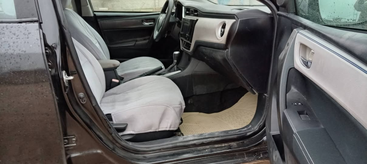 كورلا للبيع
موديل 2018 لون أسود. 
مصبوغه عام للجماليه.
السعر 98 وبيها مجال قليل
للأتصال   ***********.
