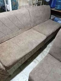 عيني عندي تخم ديوان عشر مقاعدللبيع بس اليدات مالته تعبانه او يرادله تن...