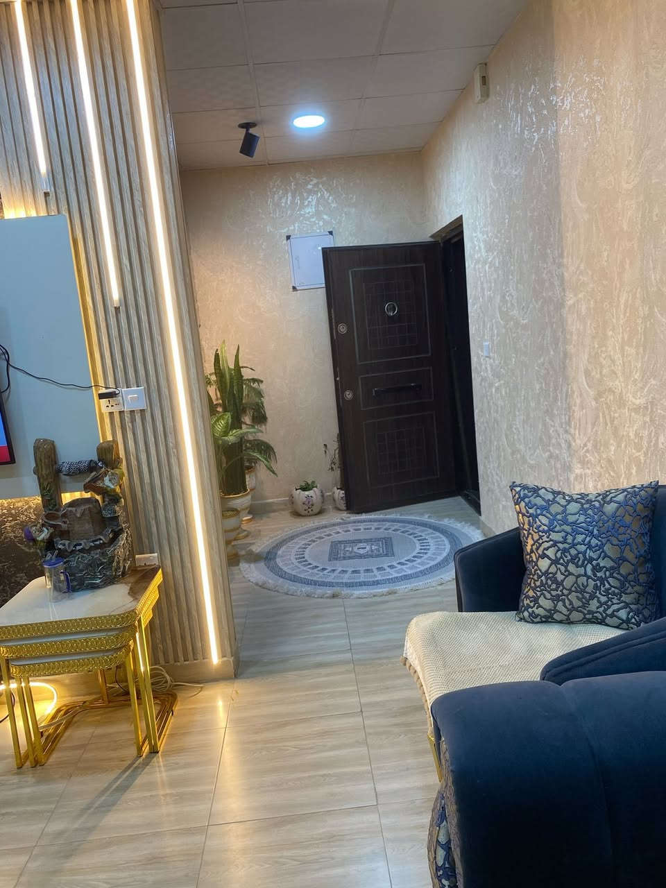 السلام عليكم شقه 100 متر زيرو للبيع في مجمع زهور بغداد للاستفسار ***********
