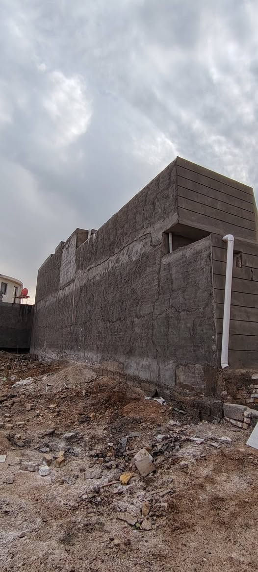 السلام عليكم كل عام وانت بخير وصحة وسلامة
مشتمل البيع طابقين بناء جديد درجه أوله طابوك كونكريت مسلح  بناء درجه أولا  الدار غير مسكون فارغ 
100م طابو زراعي سند ٢٥  فول خدمات  موقع الدار طويريج الحولي شارع اكطع خلف حلويات ابو سلام الاستفسار صاحب الدار ***********
