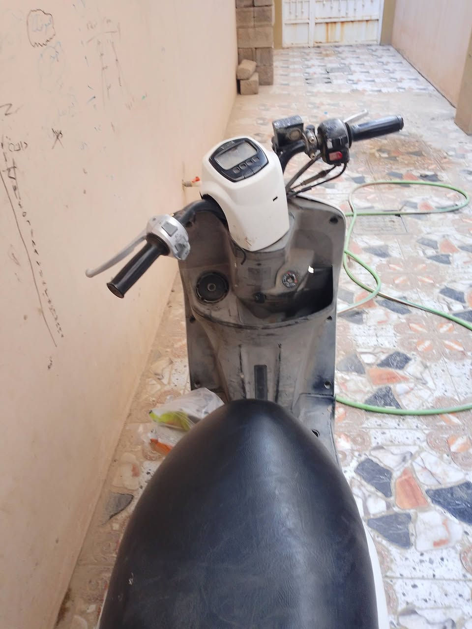 ماكس بوليس  نوزل جديد لوك اول فتحة الة كلة شغال نكرة سلف السعر 700بي مجال ***********
