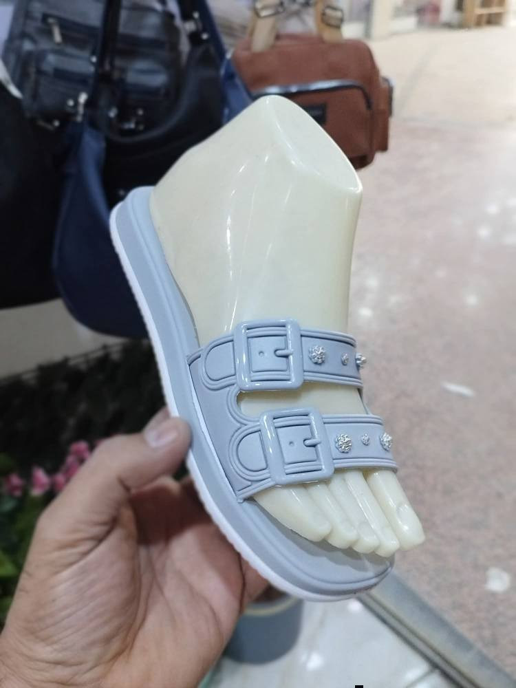 معرض الرواق يقدم لكم كل ما هو مميز 🔥👇🏻

#شبشب_نسائي_كوالتي_عالي_ 

#السعر__2___آلاف 

شبشب قاعده  طبي  كوالتي عالي ♥️

شبشب نسائي كوالتي عالي مميز وأنيق
القياسات ٣٧-٣٨-٣٩-٤٠-٤١ 

للحجز_وللاستفسار_مراسلة_البيج_او_واتساب
*********** 📞
*********** 📞

#توجد_خدمة_توصيل 

#العنوان_كوت_شارع_الهوره_مجمع_الروان 
#ليس_لدينا_فرع_اخر 

كوت عناية_بالبشرة اكسبلور الرواق دهل اوران, واسط
