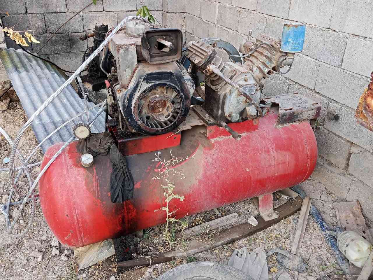للبيع شرط شغال محرك كاز بدون كهرباء شرط اشغله مقطع فيدو حجم بطل 350 لتر نوع تركي مكان موصل سعر 500 الف او بيها مجال بس متروكه اشغله مقطع فيدو *********** وتساب
