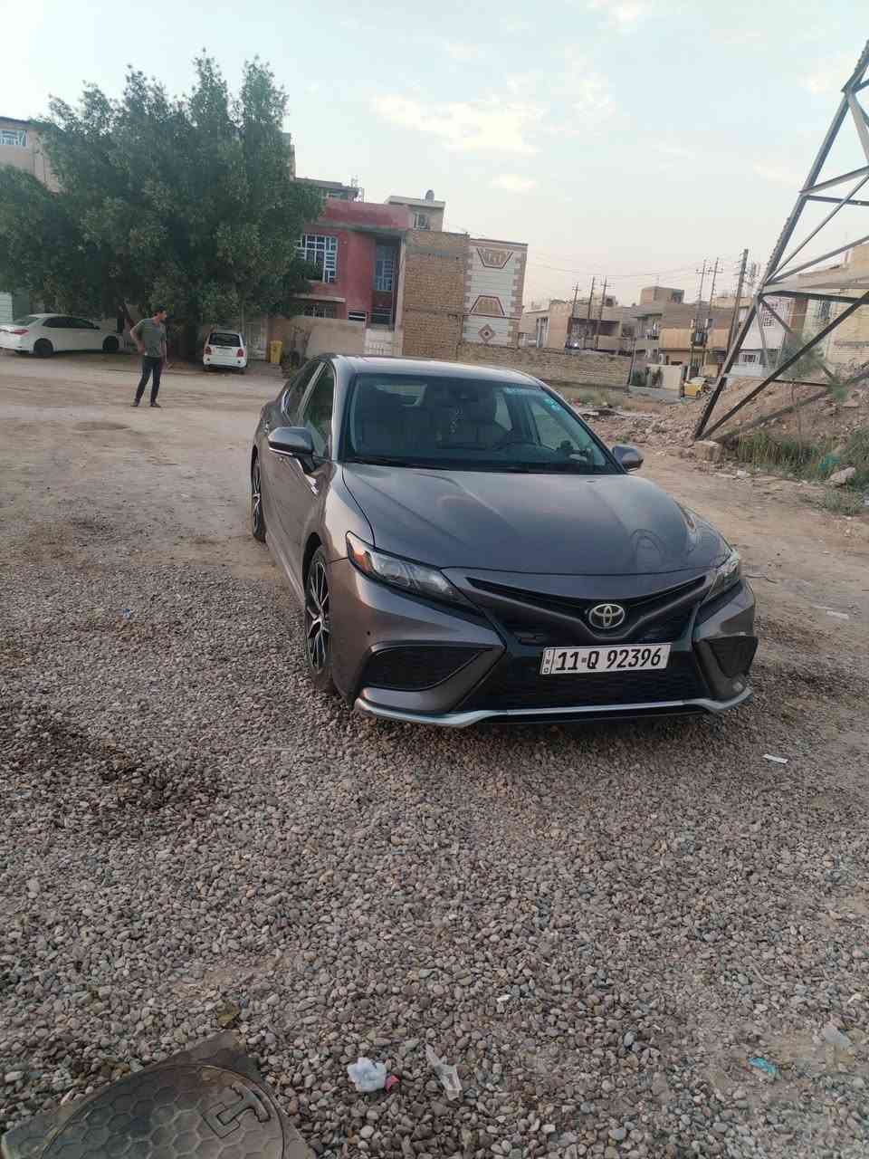 كامري 2023 للبيع موجود السونر مالها المكان بغداد الشعب اتصل على الرقم *********** السعر 190 بيها مجال قليل
