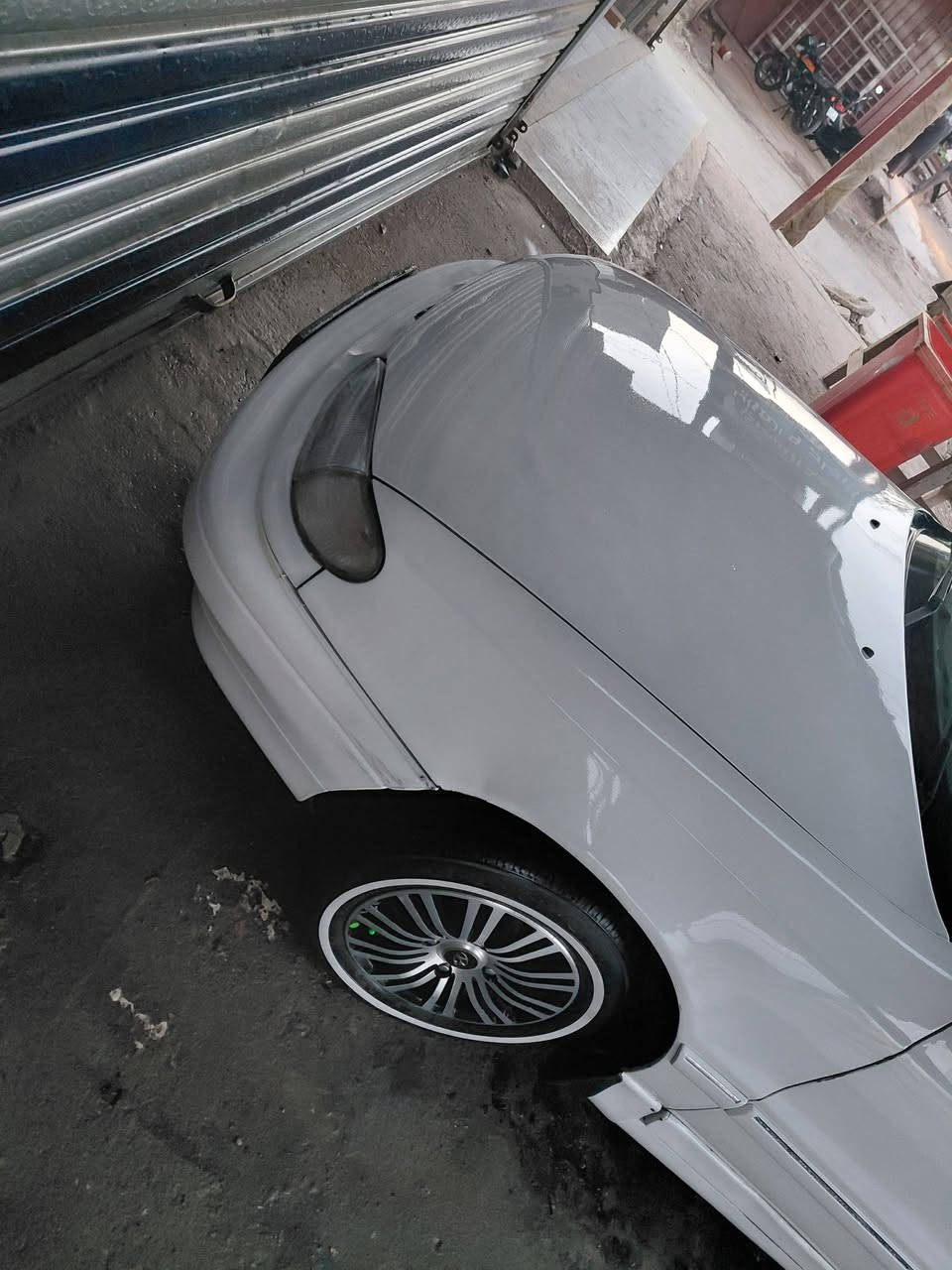 الانترا موديل ٩٤ بااسمي رقم بغداد نكليزيز محرك كير تايرات صدر كهربائيات تبريد كله مكفول سياره مصبوغه عام بدون دواخل مال جناي الله وكيلك كلشي بيه شغال احلى من اصور 
سعر ٤٥ وبيه مجال مكان بغداد الراشديه ***********
