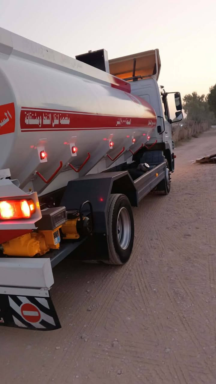 السلام عليكم اخوان سياره جاهزه للشغل كامله موديل ٢٠٠٥ بسمي ***********
