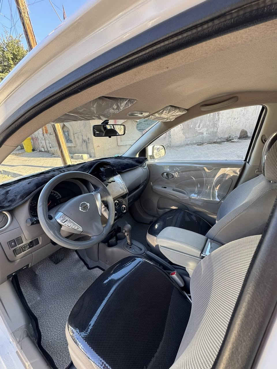 نيسان سني هندي بليته زركه موديل 2025 كفاله عامه مدوشه دوشمه كامله يم دوشمه الزهراء الي ب معارض مال القبله افضل دوشمه ع مستوه البصره غرفه وصندوك+تغليف بيبان +تغليف ستيرن +دواسات فصال+فصال فرشه دشبول +بردات +چادر+ستان موبايل السعر 135 بيها مجال *********** بصره
