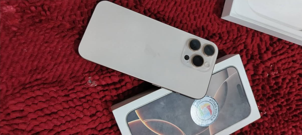 السلام عليكم أيفون 16برو ماكس نظيف جداً بطاريه 99 ذاكره 256 عدد دورات ألشحن 150مره شرط الفحص الجهاز نظيف جداً السعر مليون و375 للأستفسار واتساب ***********
