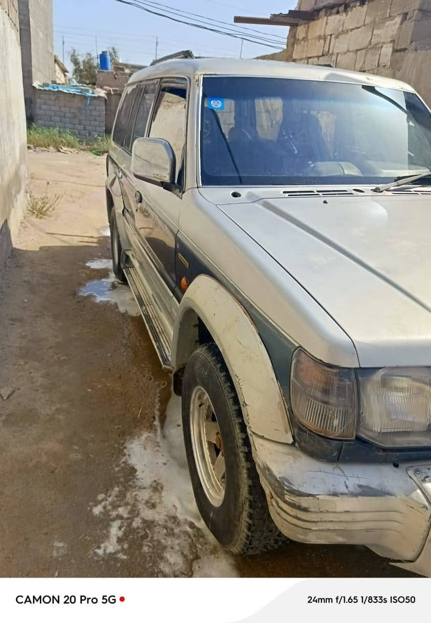 باجيرو للبيع او مراوس موديل 2000 رقم بصره انكليزي للمزيد هذا رقمي ***********
