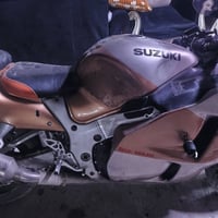 دراجة كاوسكي هايبوزا GSX1300R جيل ثاني موديل 2006 بلاد على وضع الشركة ...
