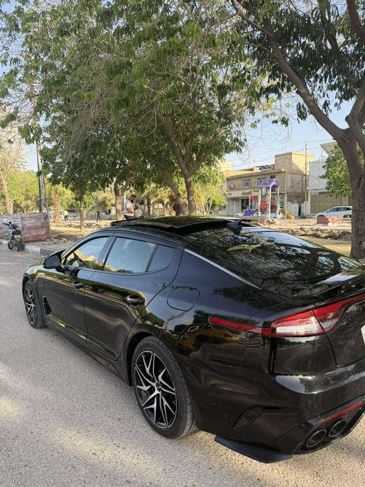بيع او مراوس
السعر ١٧٤

🚗 للبيع – كيا ستينجر 2023 فول مواصفات  

🔹 الموديل: 2023 (آخر إصدار)  

🔹 الفئة: GT-Line فل كامل  

🔹 المحرك: 2.5 تيربو – 4 سلندر  +عطاس تيربو

ماشيه 81

🔹 القوة: حوالي 300 حصان  

🔹 الرقم: بغداد  

🔹 الموقع: كربلاء المقدسة  

***********

✨ المواصفات:  

✔ سقف بانوراما  

✔ بصمة أبواب + تشغيل بصمة  

✔ تبريد ثنائي (دبل زون)  

✔ نظام Auto Hold  

✔ مرايا شفط + شاير  

✔ نظام ترحيب (إضاءة الأبواب + شاشات)  

✔ مقاعد جلد (حضن) كهرباء + تدفئة  

✔ كاميرا خلفية + حساسات  

✔ حساس أمطار  

✔ شاشة كبيرة  

✔ رادار أمامي وخلفي  

✔ شاحن لاسلكي  

رادار جانبي

تشغيل عن بعد

سايد بريد بصمة

خمس انضمة قيادة

حساسات خلفيه 

كشنات كهرباء السايق +الصدر

شاشه كبيره ابل كار بلي +اندرويد اوتو

ويل ١٨ +فجوج برمبو

سبايدر خلفي ابو اللد وي السكن والبريك

✔ نظام صوتي Harman Kardon – 15 سماعة  

كير at ٨سرعات

🛠 الحالة:  

✔ مكفولة (محرك + كير)  

- باب الراكب ربع صبغ  

- بنيد مصبوغ  

صدر امامي خلفي جديد

تبريد ثلج قطعتين 

📞

تعديل في الشاصي فقط بدون كص او لحيم
