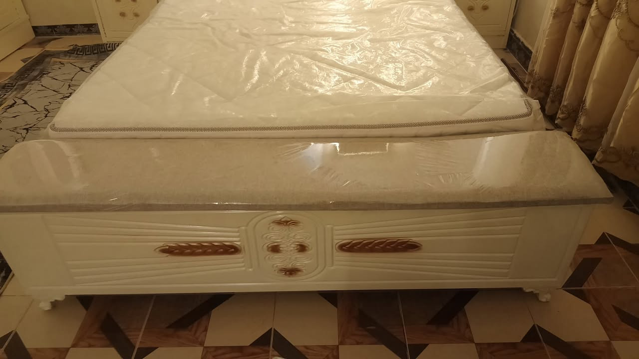 غرفة نوم للبيع صاج عراقي لون أبيض، استعمال شهر واحد فقط وحالتها مثل الجديدة. تتكون من ٨ قطع
القطع
كنتور ملابس
زاوية ملابس
ميز تواليت بيه إضاءة
كومدي صغير للأحذية
كومدي للتخزين نهاية الجرباية
جرباية بيها إضاءة
سرير
٢ كومودينو جانبيات
السعر: 1500 ونص
الموقع: البصرة _القبلة
للاستفسار والمعاينة: ***********
