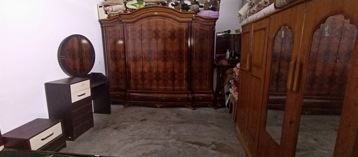 غراض للبيع للاستفسار الاتصال ع الرقم ***********
