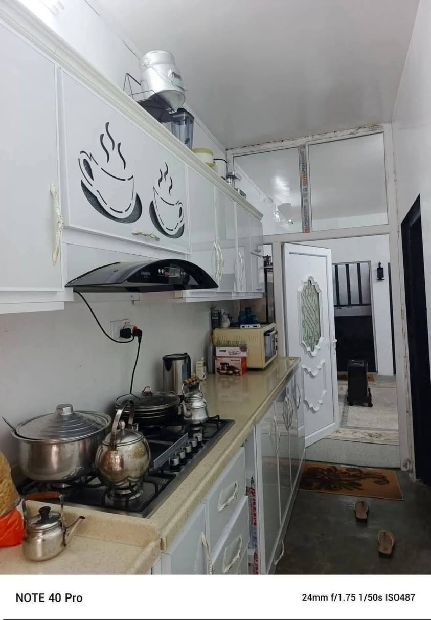 #دار للبيع:-- مساحة 100م ---رقم بلدية 
#موقع:-- حرية قرب جامع اشتي 
نوع عقار رقم
#بناء نظيف 
#موقع مميز جدا
#فول سيراميك
⬇⬇⬇⬇
محتويات 
#طابق 1
غرفة نوم+مطبخ+هول +استقبال +صحيات-- كراج
طابق 2
غرفة نوم+مطبخ+هول +استقبال +صحيات-- كراج
طابقين نفس تصميم
____________________
للاستفسار اتصال عالرقم
 ***********
***********
