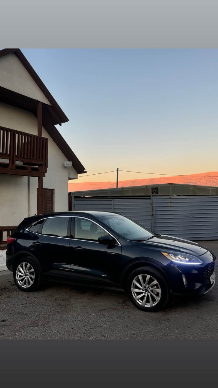 Ford Escape 2022 TITANIUM v4 2.0 turbo 
AWD‎ فۆرد اسكێپ ٤ بستۆن مەکینە ٢٠ تۆربۆ مرغوب 
مواسەفات تیتانیوم ‎دەبل ئەكسل ‎گێچ ئەلكتڕۆنی داتاشۆ وایرلیس جارج  ‎ئەوتۆ ستارت ستۆپ ‎ئەتۆ هۆڵد  شەغال سنوق شاپ کارەبای  ‎لایت ئۆتۆ ٤ عەدەسە لید  بلاجکتۆر  ‎كوشن هیتەر کوشن کارەبی   ‎سوكان هیتەر کوشن جلد زەرد و ڕەش ‎برێك كارەبای ‎ڕاداری پێشوو دوا ئاوێنە ڕادار  ڕاداری خەتی جادە ‎گێڕ ماوص تەبرید مەرەکزی  شاشە  ‎ کامیرە  سیستەمی كاڕپلەی تحدید سورعە  ٤ جام  ئۆتۆ ئاوێنە کارەبا حاسەی پێشوو دوا ٥ مۆد لێخورین ‏.        Normal-eco-sport-snow-slippery  سەیارەکە قەپات مواسەفاتە بەس پانۆراما نیە گێڕوو مەکینەو کارەبای بە شەرتە ٢ پارچەو ١ پەڵەی بجوک بۆیاخە بێ ناو گرتن 
چەمەلەغی پێشەوە چەمەلەغی دواوە سەنەوی تازەیە    ***********    127$ السليمانية, العراق
