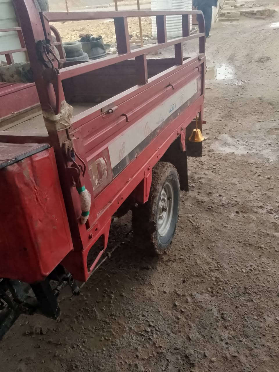 سلام عليكم ستوته دايوان مديل 16اوراق كامله شغاله خير من الله عوزه بس باتري ضفيره جديده صدر جديد سعر750بغداد
***********
