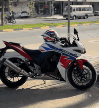 هوندا cbr 500 موديل 2014 ماشية 14 الف 
نظيفه ودراجه عمليه جدا ومتوازي ع بيعتها 
سعرها 26 
***********
