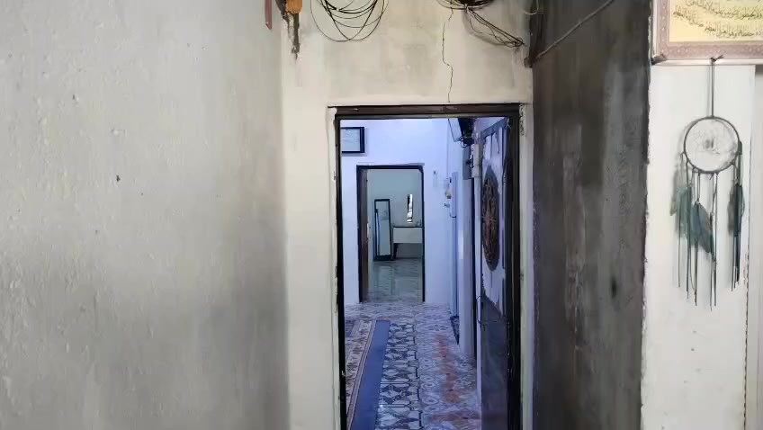 بيت للبيع بالقبله بحي الجامعه تجاوز موقع جيد شارع عريض بيه غرفتين نوم وهول وديوانيه  وصحيات ومطبخ وكراج البيت كلش نظيف سقف سندويج سعره 20 وبيه مجال اي استفسار على هذا الرقم ***********
