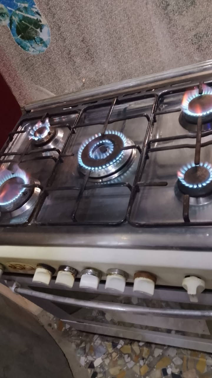 طباخ البيع مصري خمس مشاعل اخو الجديد مابي اي نقص 
150 الاستفسار ***********
