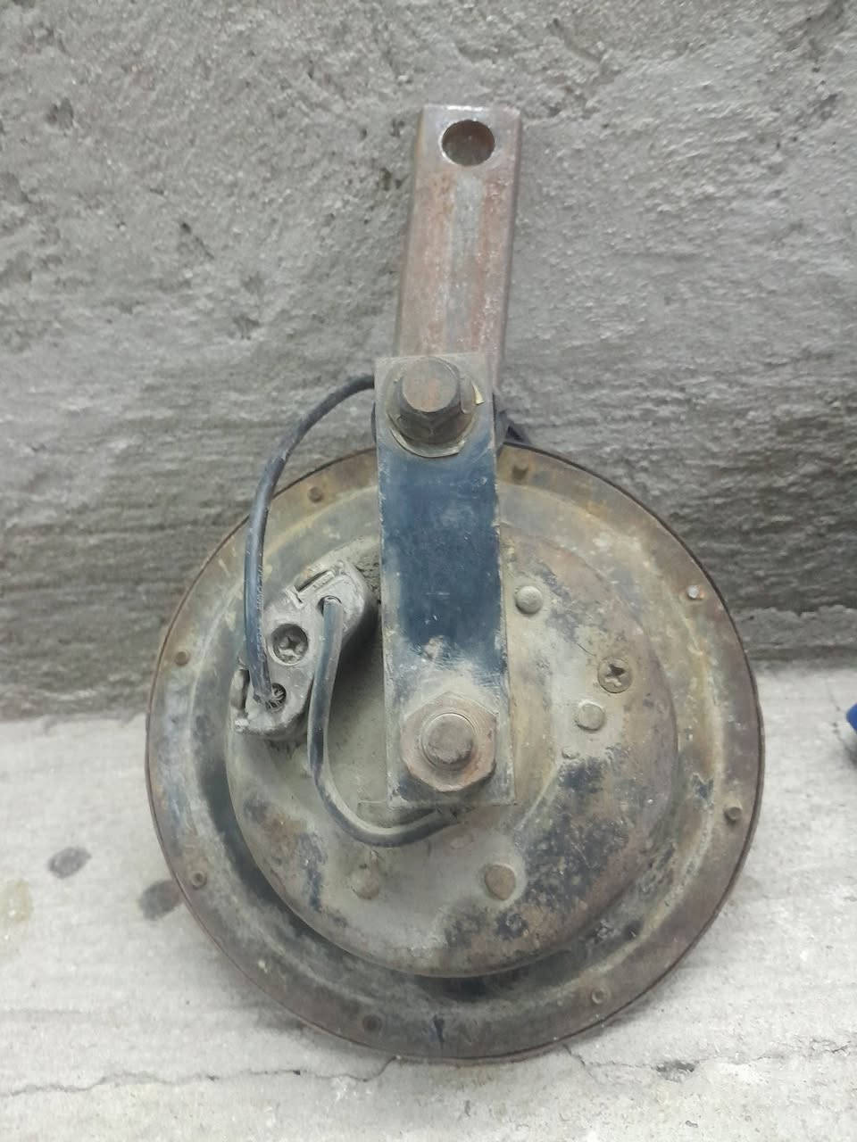 السلام عليكم هورن عنجه ٩ و ١٠ انضاف سعره ٣٠٠ مكانه بغداد اشعب ***********
