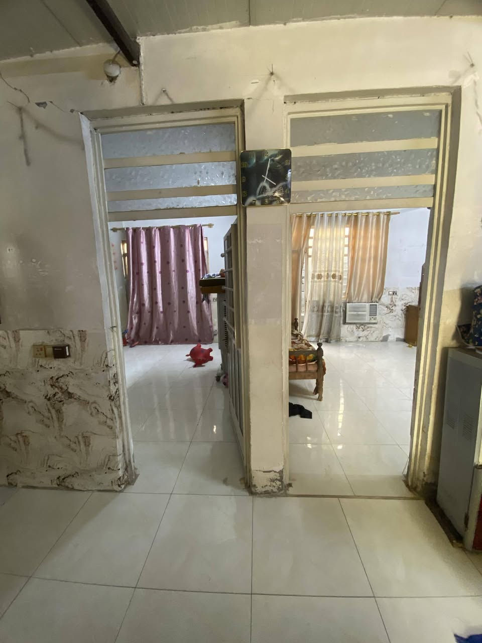 بيت تتجاوز لبيع زعفرانيه شارع الكهرباء 200 متر سعر21 وبي مجال ***********
