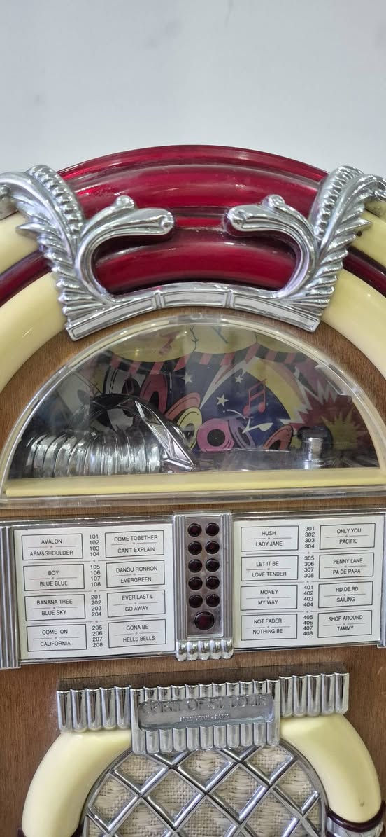 Poste Radio k7  Jukebox Vintage - Style Wurlitzer


**إذا كنت صاحب هذا الإعلان وتريد حذفه لأي سبب، رجاءا أرسل رسالة إلى الدعم الفني**