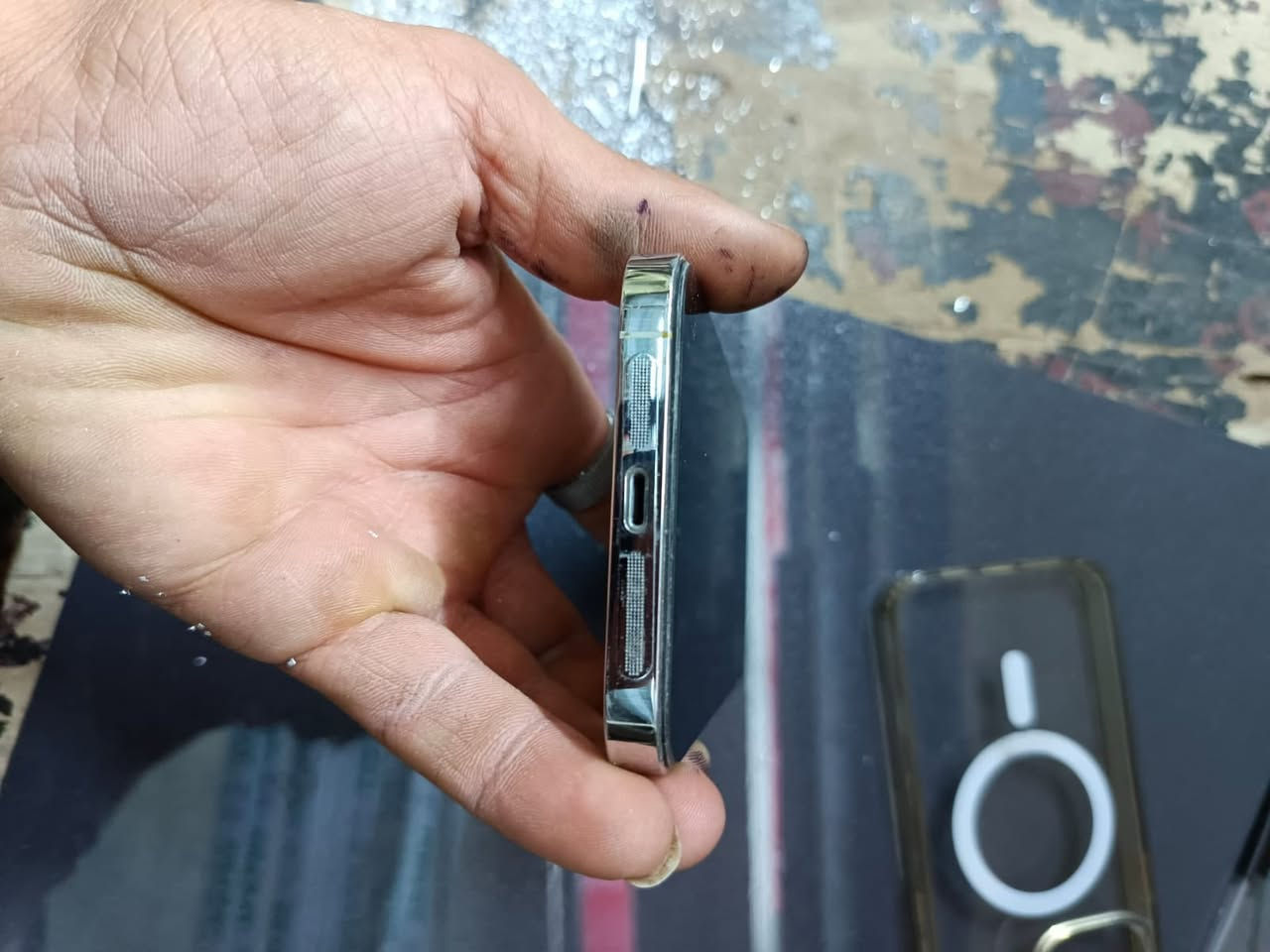 السلام عليكم14برو ماكس ذاكره256بطاريه87امبدل فقط شاشه والضهر مفطور والفيس ايد وكف بل تحديث  العنوان بغداد حي اورالسعر550الف***********
