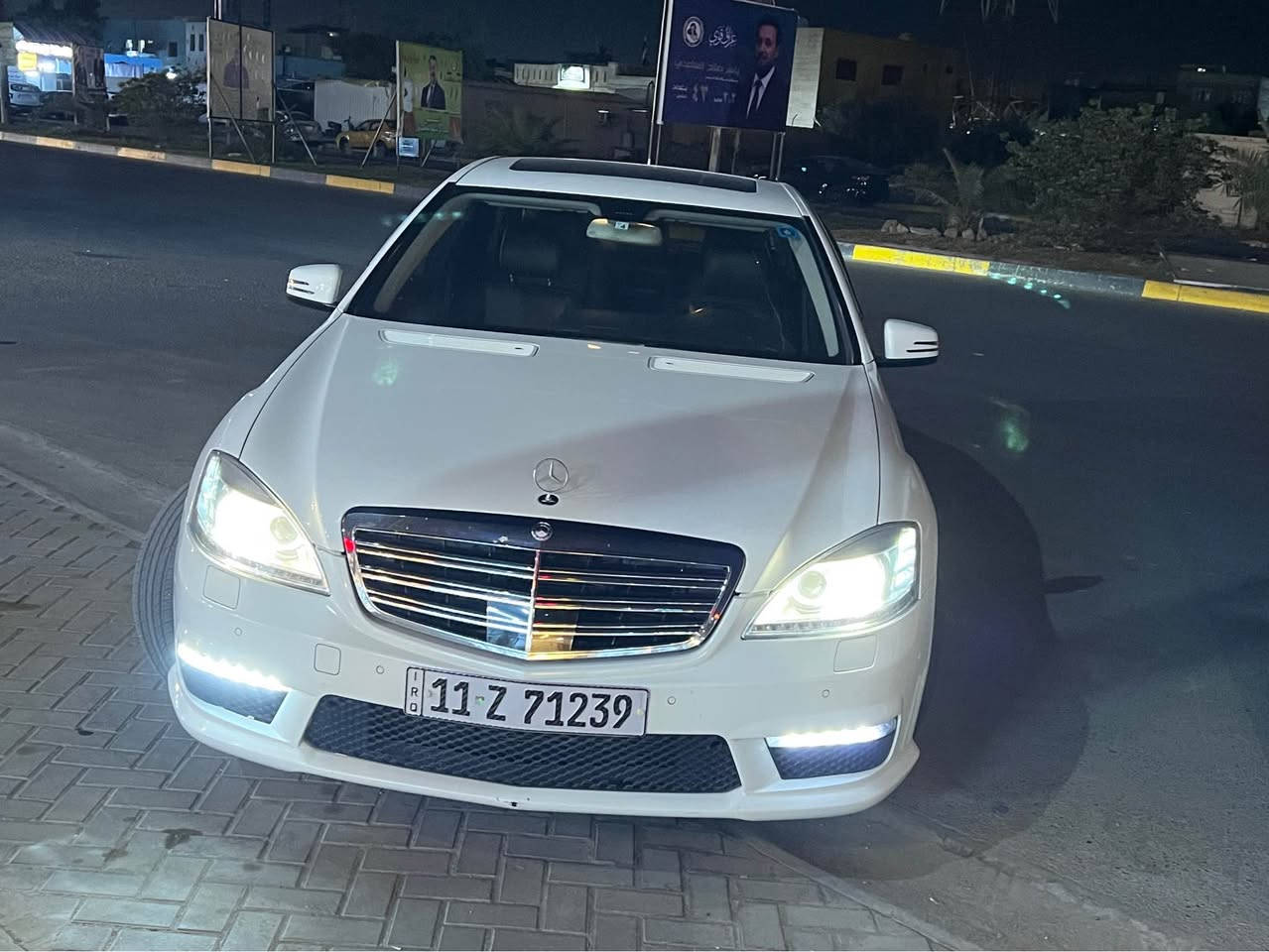 مرسيدس S كلاس 2005
وارد يابان
ماشيه 138 ألف
محدَّثة 13 كله أصلي
سيارة نظيفة جدًا جدًا – وكالة
ما بيها ولا نقص ولا صرف
الموقع: بغداد / حي الخضراء  ***********
السعر 195$ 
المواصفات الكاملة:
 • مكينة 6 سلندر قوية وناعمة
 • جير أوتوماتيك سلس
 • تعليق هيدروليك مريح
 • فتح وغلق كهرباء
 • مقاعد جلد كهرباء مع ذاكرة
 • تبريد + تدفئة مقاعد
 • شاشة كبيرة وكالة
 • نظام صوتي فاخر
 • كروز كنترول
 • تحكم كامل من الدركسون  • 
 • حساسات أمام وخلف
 • 
 • بصمة تشغيل
 • فتحة سقف
 • تكييف أوتوماتيك ثنائي
 • وسائد هوائية كاملة
 • ABS / ESP بغداد, العراق
