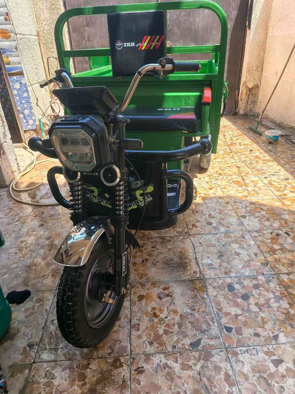 سلام عليكم ستوته  شحن للبيع جديده صار ٣اشهر أخذته العنوان بغداد سبع البور ال٤٠٠٠ الاستفسار على هاذه الرقم ***********
