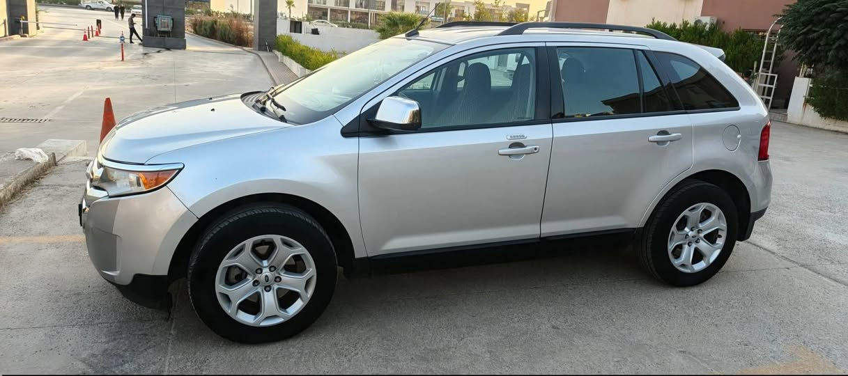 السلام عليكم ورحمه الله ford edge للبيع فقط خليجي شركة niva
موديل 2012 
موصفات sel 
ماشية 170 الف km 
حساسات خلفية
مرايات نيكل
لدات امامي بلادي 
السيارة جدآ نضيفة سويجات ثنين اصلية
بدون قطرة صبغ فقط تعديل بارد اقل اربع اصابع 
هزة وسنوية جديدة لحد 2030 رقم سليمانية وبأسمي 
السعر 125وبي مجال ***********

